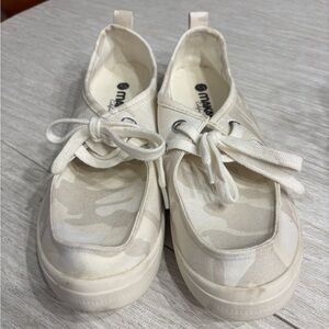 Makalu California Off-White Patterned Sneakers